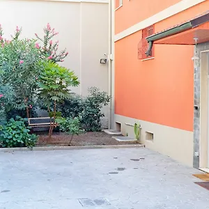 Panzió I 10 Mondi, Milánó